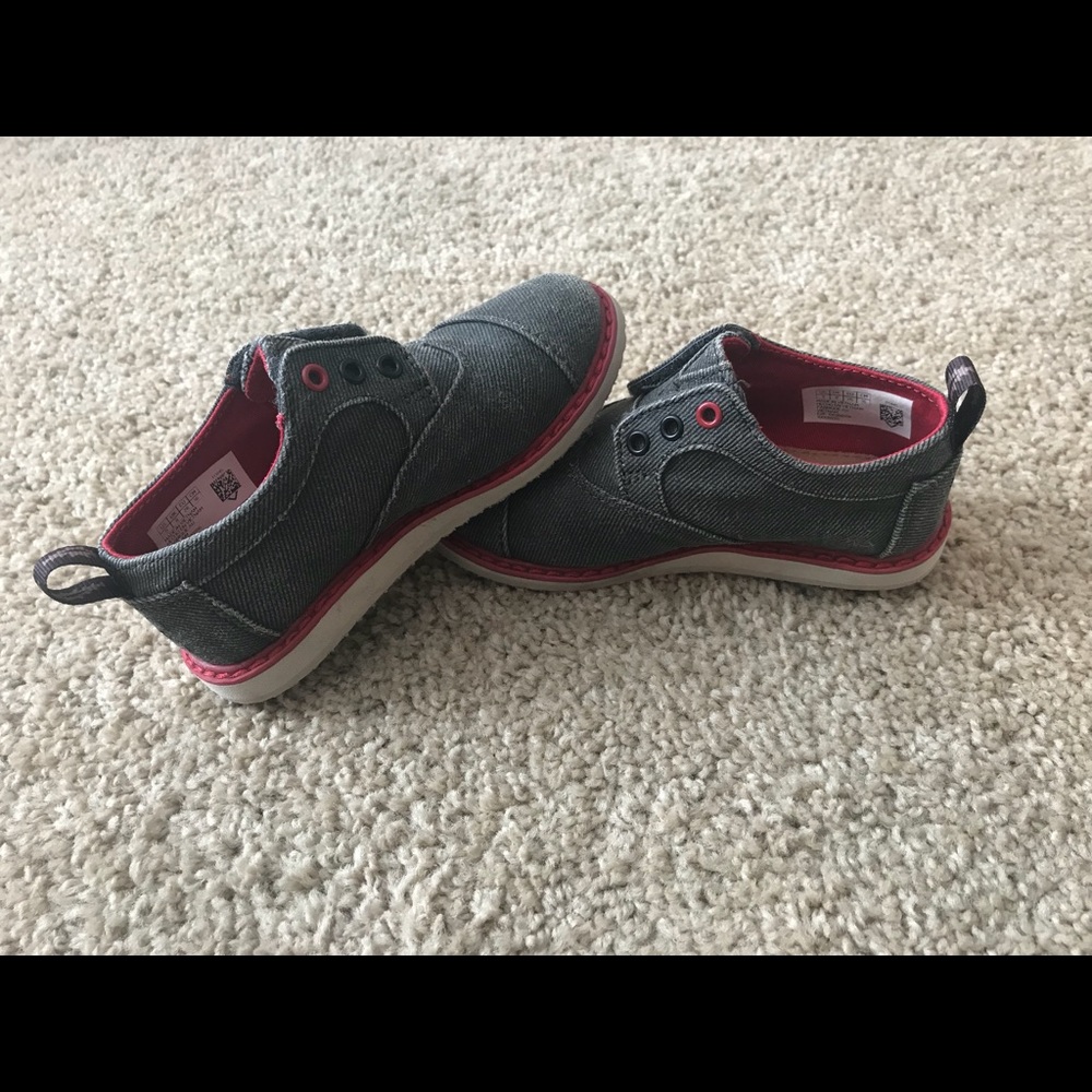 Toms - Picture 5 of 7